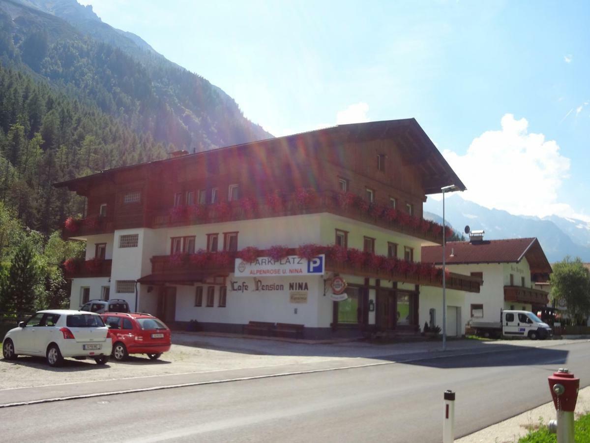 Pension Nina & Gasthof Alpenrose Gschnitz Exteriér fotografie