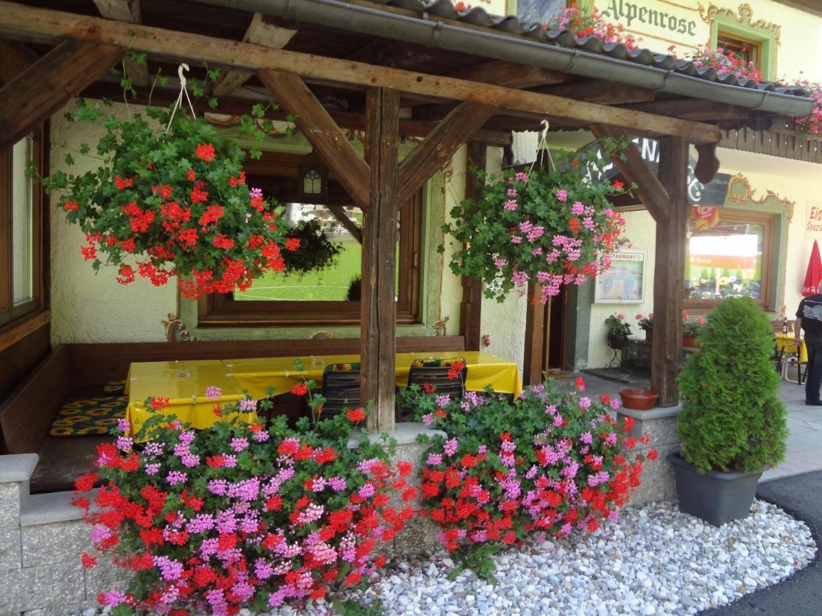 Pension Nina & Gasthof Alpenrose Gschnitz Exteriér fotografie
