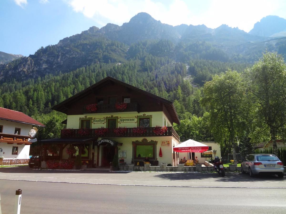 Pension Nina & Gasthof Alpenrose Gschnitz Exteriér fotografie